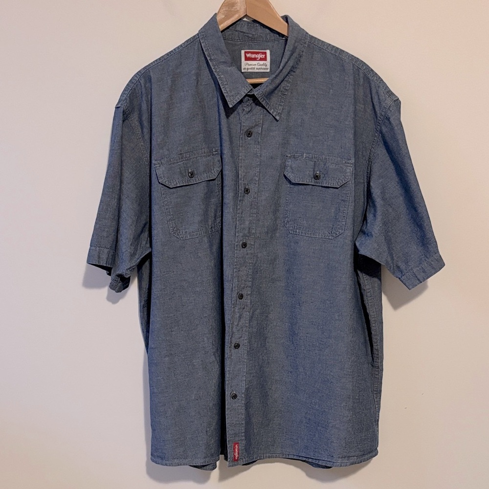 Wrangler Men's Casual Blue Button Down Shirt